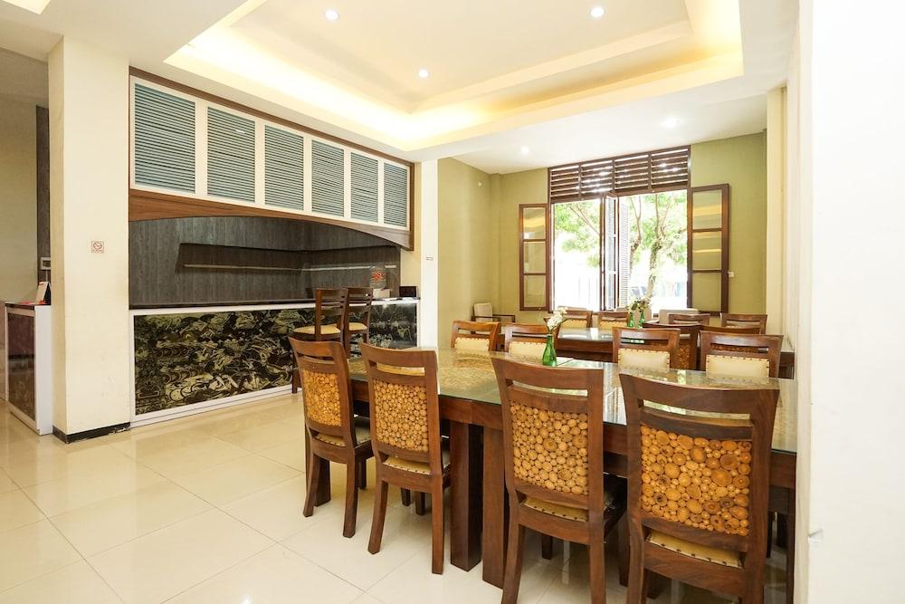 Oyo 282 Putri Utari Residence Μαλάνγκ Εξωτερικό φωτογραφία