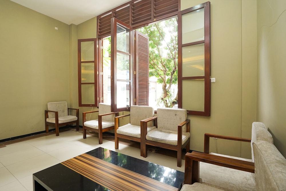 Oyo 282 Putri Utari Residence Μαλάνγκ Εξωτερικό φωτογραφία