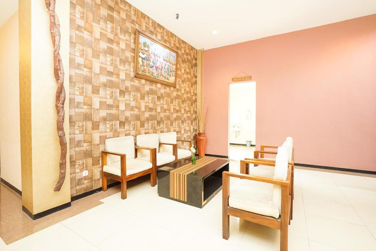 Oyo 282 Putri Utari Residence Μαλάνγκ Εξωτερικό φωτογραφία