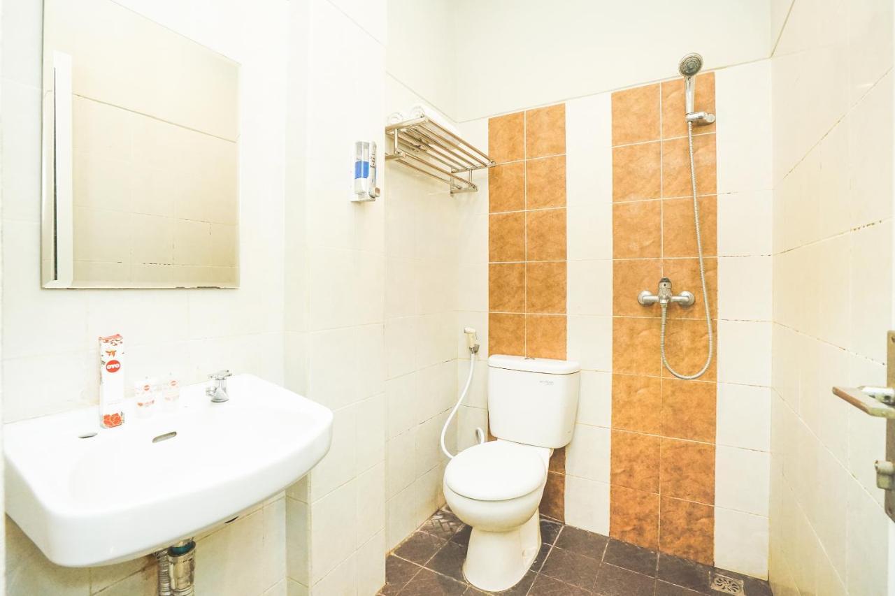 Oyo 282 Putri Utari Residence Μαλάνγκ Εξωτερικό φωτογραφία
